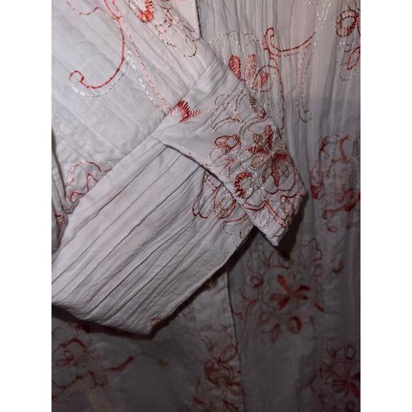 Dressbarn size M embroidered white button up rayon blouse pink peach floral EUC - Picture 4 of 7